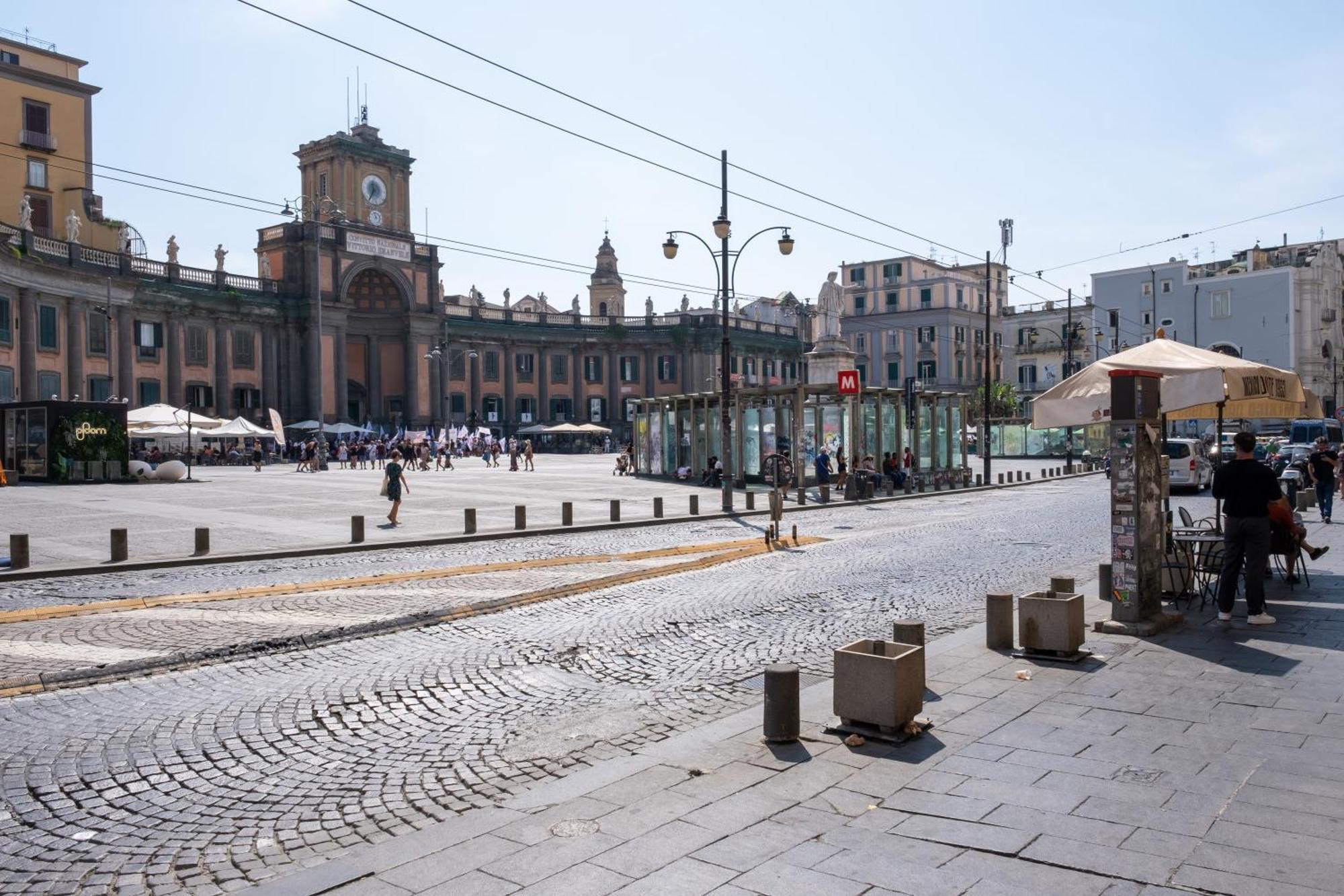 Colibri A Piazza Dante * Napoli