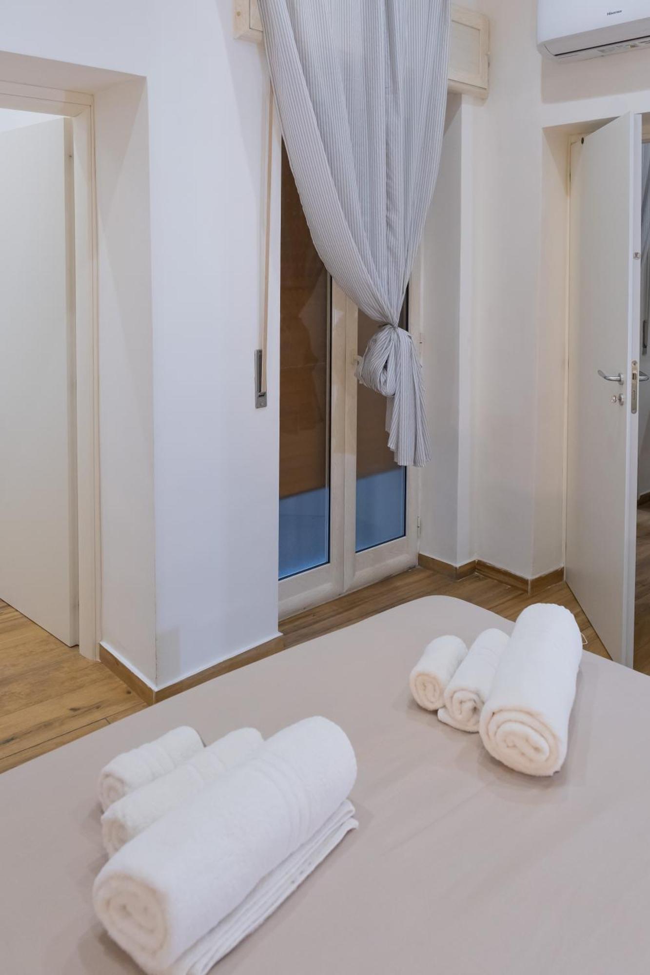 Colibri A Piazza Dante Appartement Naples